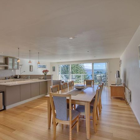 Quarterdeck Apartment Binalong Bay Екстериор снимка