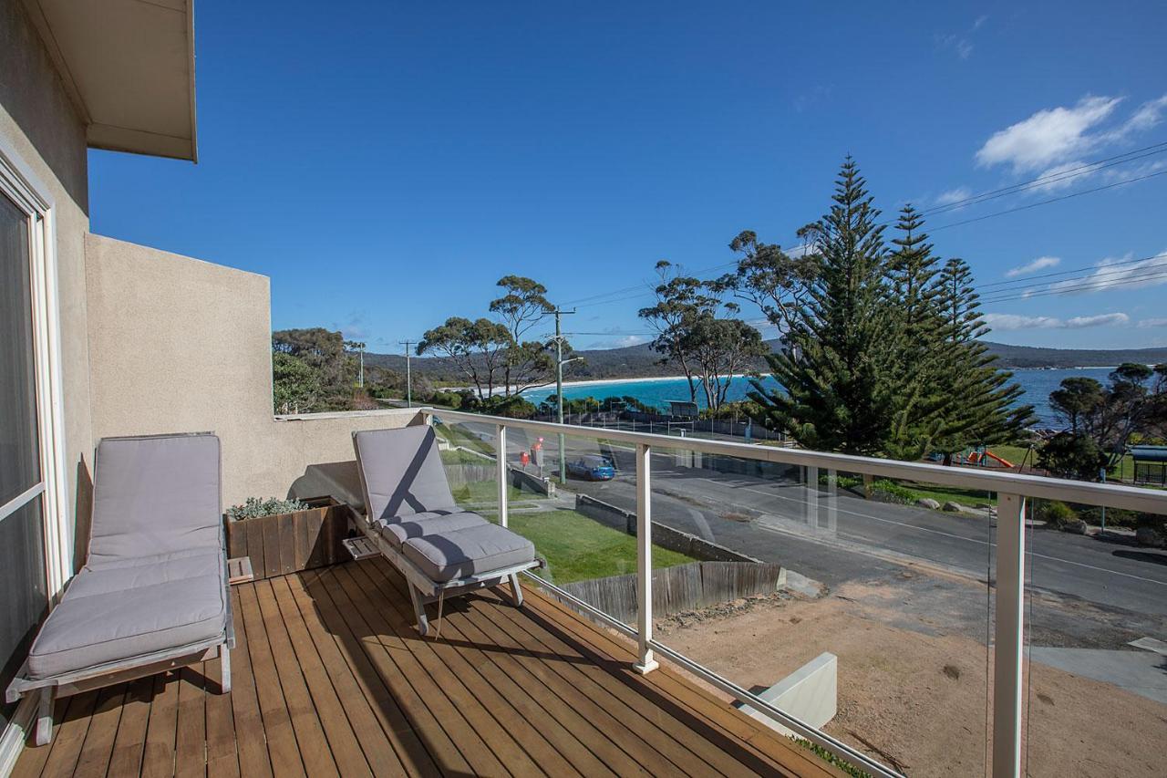 Quarterdeck Apartment Binalong Bay Екстериор снимка