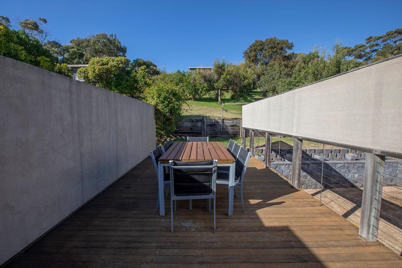 Quarterdeck Apartment Binalong Bay Екстериор снимка