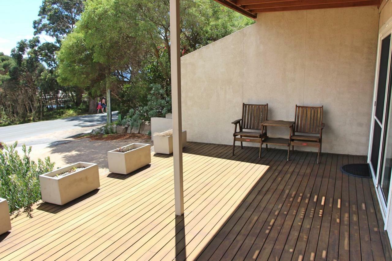 Quarterdeck Apartment Binalong Bay Екстериор снимка